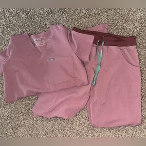Figs Mauve Catarina scrub top and Kade Scrub bottoms XS